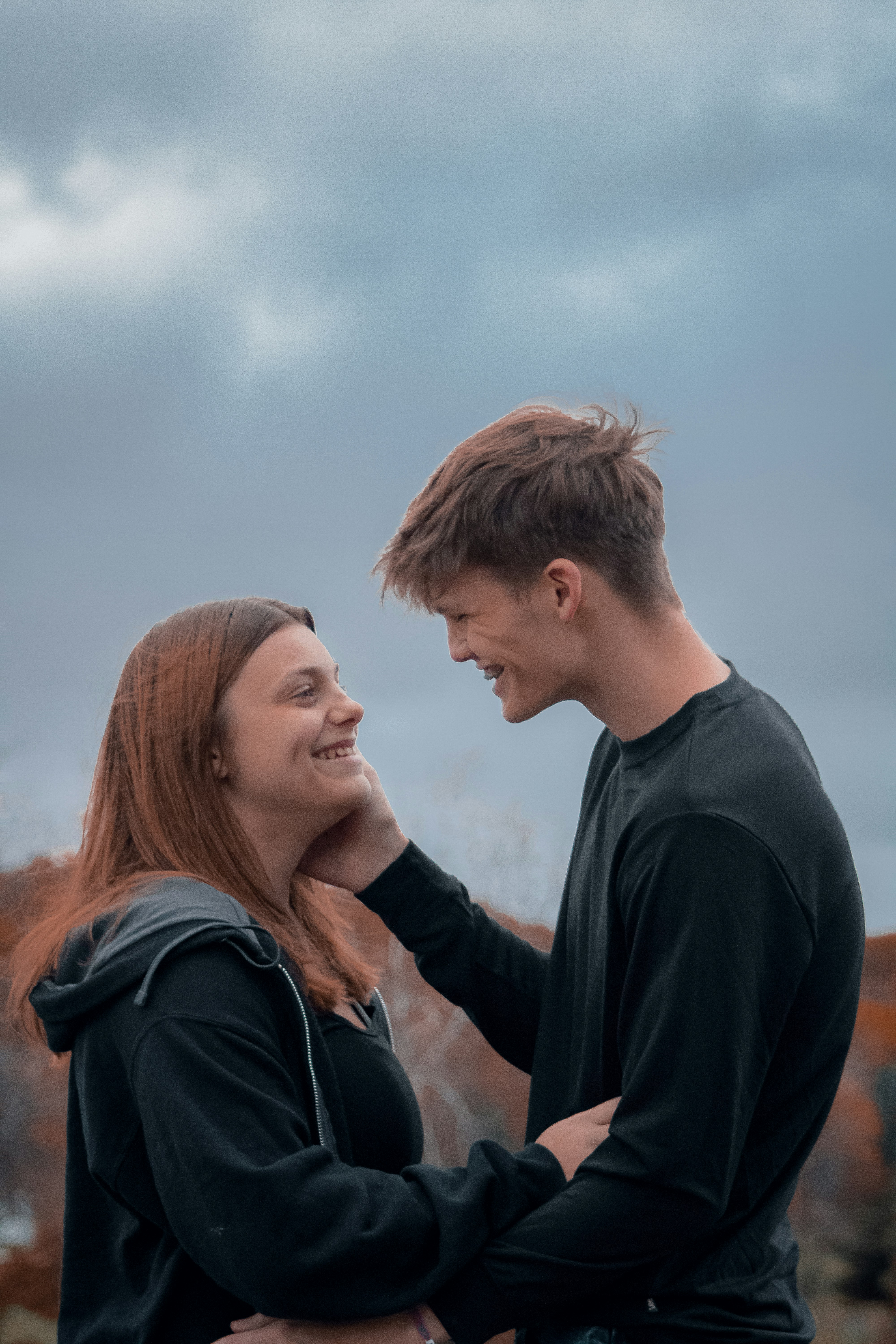 Couple in a warm conversation with a therapist